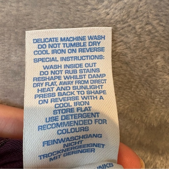 Boden Wrap Cocktail Dress Red and Black Long Sleeve V-Neck Wmn’s 4L - Picture 11 of 12